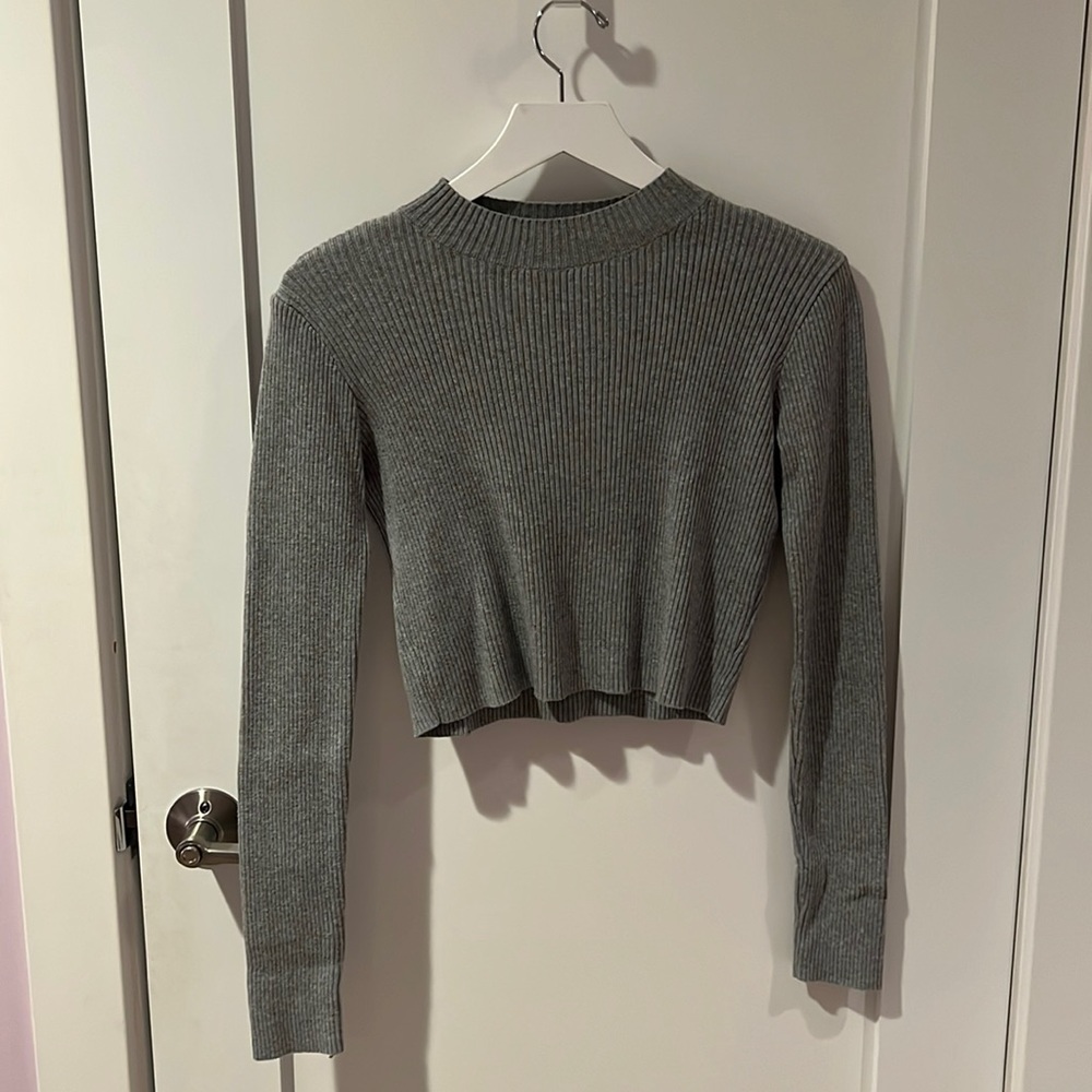 Brandy Melville grey sweater